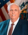 Jim Justice Instantly Interpret Free: Legalese Decoder - AI Lawyer Translate Legal docs to plain English