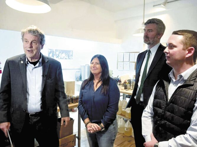 AI Legalese Decoder Empowering EP Small Businesses to Understand and Instantly Interpret Free: Legalese Decoder - AI Lawyer Translate Legal docs to plain English