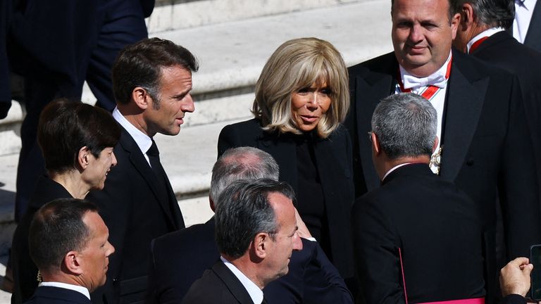 Decoding the Attendance: How AI Legalese Decoder Clarifies Who Was and Wasn't at the Pope's Funeral 4 Various Leaders at the Funeral