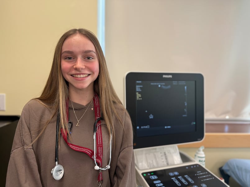 Transforming Legal Language: How AI Legalese Decoder Enhances High School Workshops in Family Medicine 1 Maeck with Stethoscope
