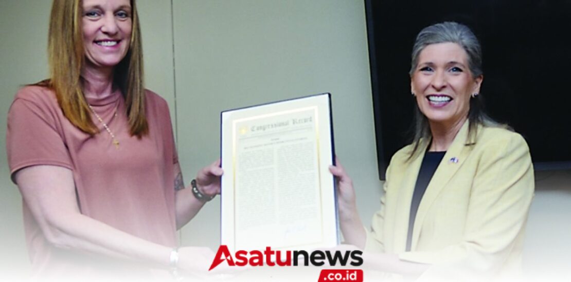 Senator Joni Ernst Honors Iowa Small Businesses for Local Impact Instantly Interpret Free: Legalese Decoder - AI Lawyer Translate Legal docs to plain English