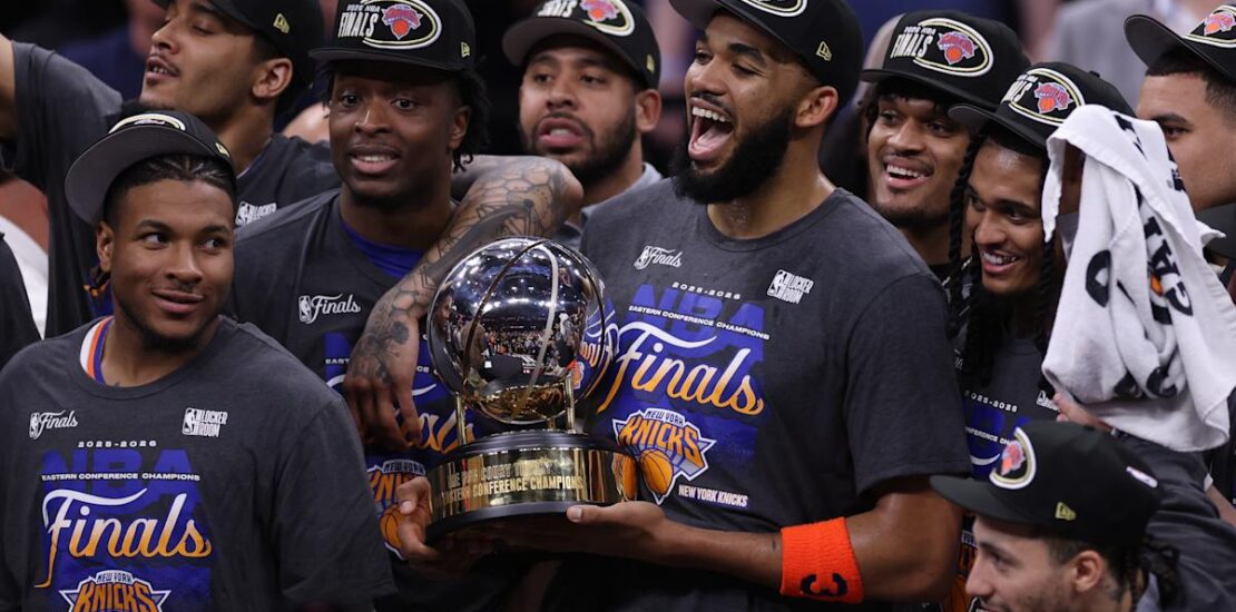 Wall Streets Knicks Themed Chart Highlights Latest Market Trends Instantly Interpret Free: Legalese Decoder - AI Lawyer Translate Legal docs to plain English