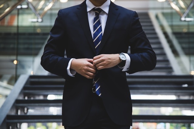 AI Lawyers A Smart Way for Toronto Startups to Cut Instantly Interpret Free: Legalese Decoder - AI Lawyer Translate Legal docs to plain English